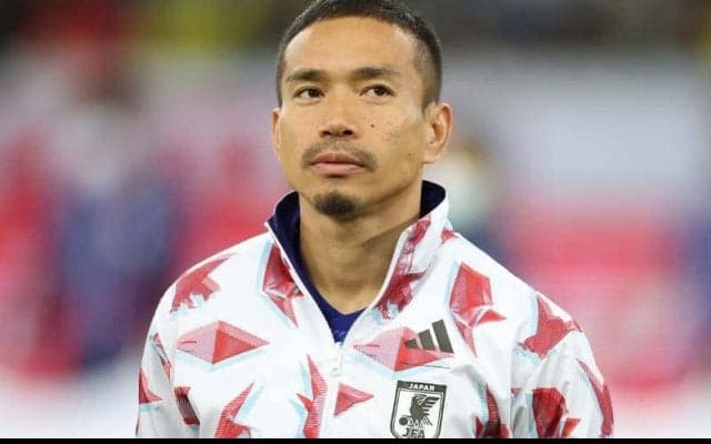 「1人の男としても本当に尊敬」ベンチに下がっても声を出し続ける長友の姿に賛辞の声「W杯に必要」