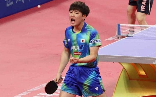 日本男子が白星発進！　イランに3-0、張本智和は格下153位に苦戦も…逆転に雄叫び【世界卓球】