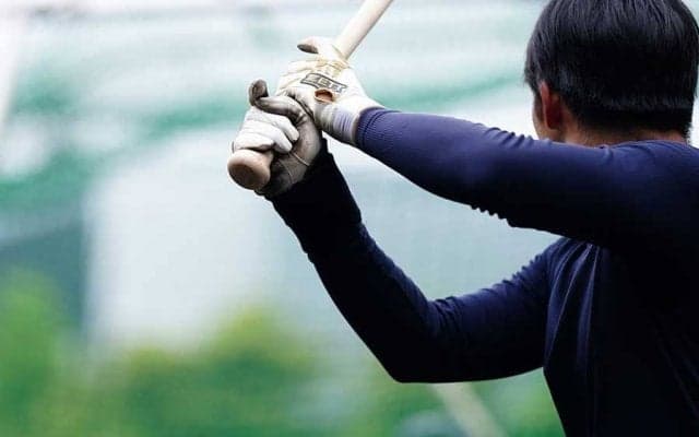 素振りだけでは身につかない　自宅でできるスイングスピードUPのトレーニングとは？