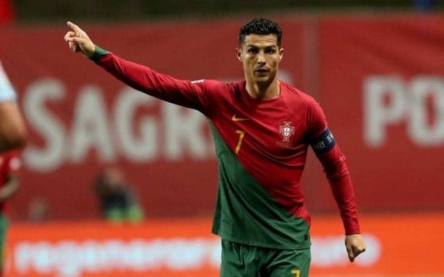 豪華すぎる!! カタールW杯の「30歳以上ベストイレブン」を「英紙が選定」！  C・ロナウドやメッシ、ネイマールなどの｢超豪華布陣｣