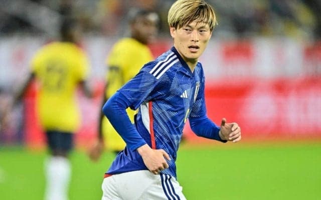 ｢こーゆーの面白い｣!! 古橋亨梧がセルティックのレジェンド・中村俊輔の16年前の｢伝説的FKゴール｣を観る動画に反響! ｢かわいいやん｣などと話題となった｢シュール動画｣】