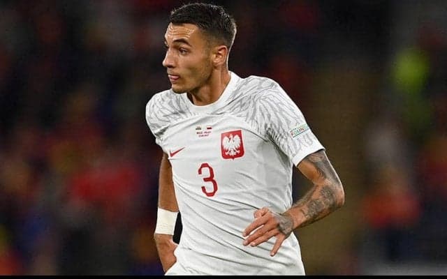 レヴァンドフスキが同胞の後輩キヴィオルをバルサに推薦？「並外れた選手」