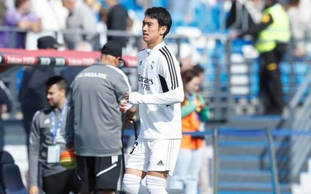 ｢トップチームに普通にいるやん｣!! 18歳のレアルMF中井卓大が代表メンバー合流後もトップチーム練習に参加! ｢えぐいな｣と話題のランニング風景