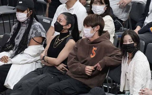 NBAの客席1列目に並んだ5人組にネット衝撃　広瀬すずら「圧倒的スター揃いでヤバすぎ」