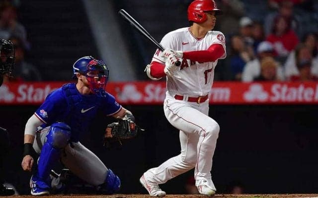 ベンチ内の大谷翔平にネット笑撃　悪戯された同僚への視線が「ツッコミどころ満載」