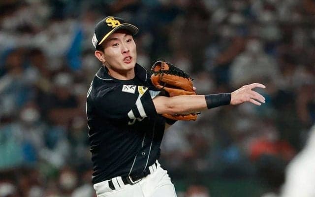 アウトになったのに「なんか源田嬉しそう」　鷹周東の“爆速の素手”が「神すぎる」