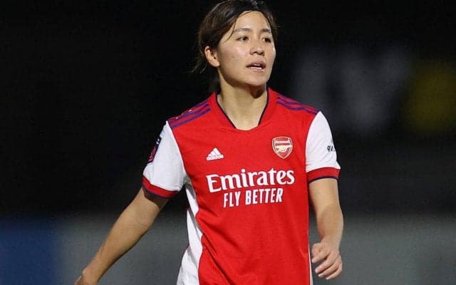 「最高にかわいい」「勝利の女神」カワイイが止まらない！岩渕真奈がノースロンドン・ダービーをスタジアム観戦「ノースロンドンは赤！」