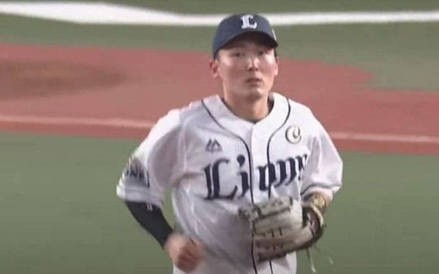 源田の“美送球”にファン感動「安心感やば」　何気ないプレーなのに「これはたまらん」