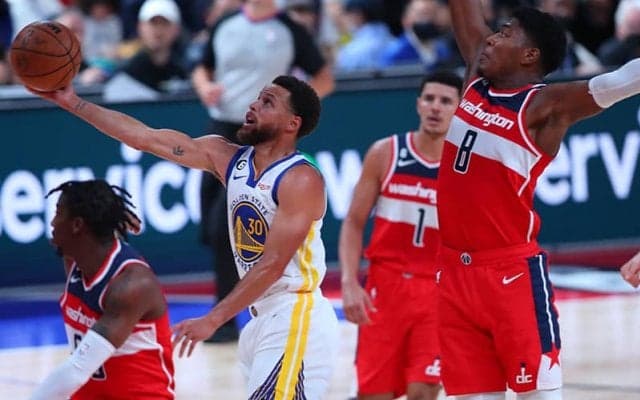 GAME2でウィザーズは敗戦も、八村は11得点10リバウンドとダブルダブルの活躍