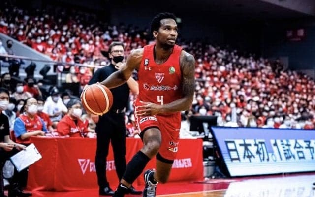 千葉Jが大阪との熱戦を制して開幕2連勝…ヴィック・ローが決勝点を含む19得点