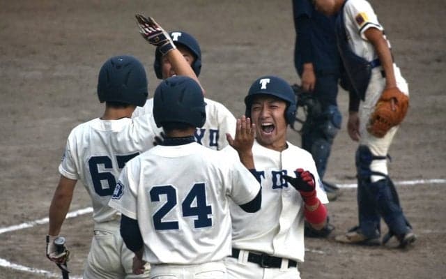 [準硬式野球] 「一気に優勝まで」接戦制して全勝首位ターン