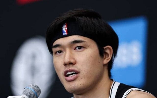 ネッツの渡邊雄太がシクサーズとのプレシーズンマッチで10得点…チームは敗北も新天地で爪痕残す