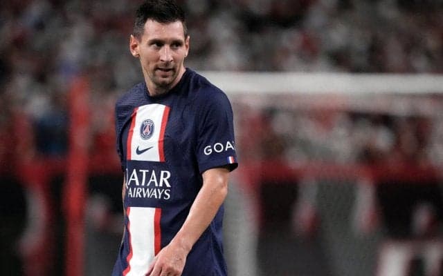 「史上最高」完璧なコース！メッシの直接FKは豪華ゲスト陣をも魅了「キング」