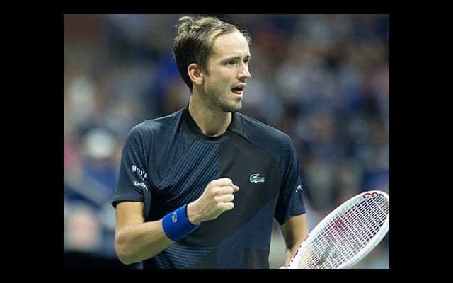  メド 1カ月ぶり勝利で初戦突破 