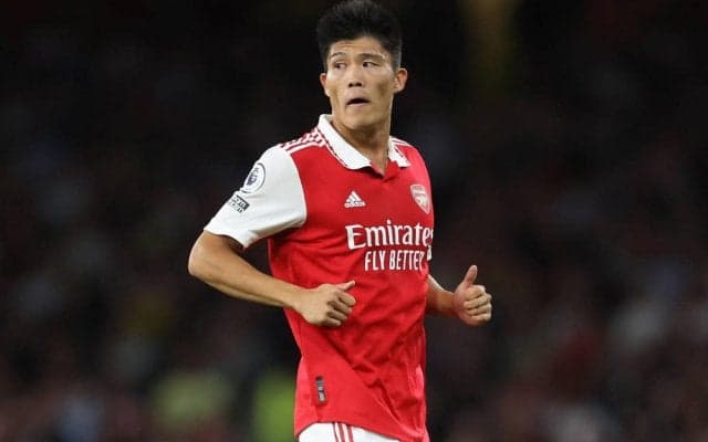 「日本人いるのやばすぎ」現在首位・アーセナルの今季の集合写真が公開！ 冨安健洋はどこに？「トミキュート」「誇り」「マジで凄い」