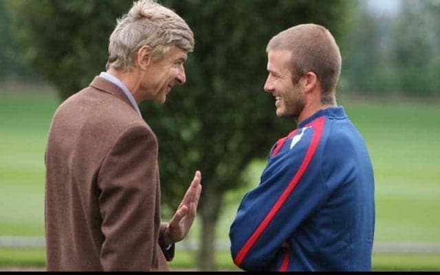 「みんな懐かしい」ベッカムがヴェンゲル氏との2ショットを披露！ユナイテッド時代の同僚ベロンとも