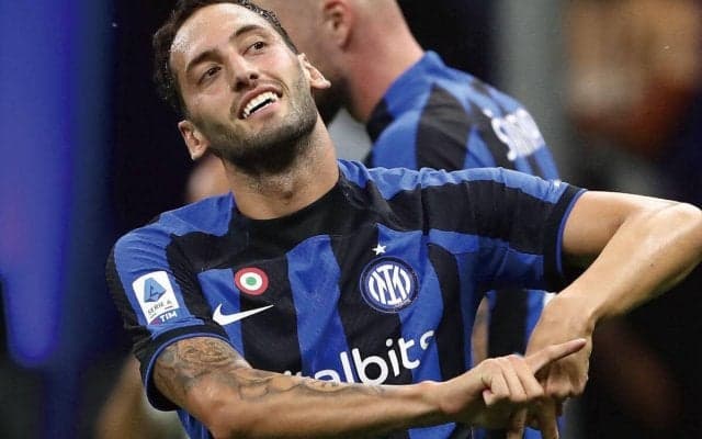 インテル、CLバルサ戦決勝弾のチャルハノールと契約延長へ！ 年俸7億円が争点に