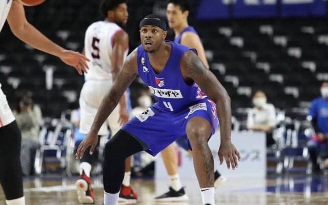 トライフープ岡山がジェフリー・パーマーの登録区分を「帰化申請中選手」へ変更したと発表