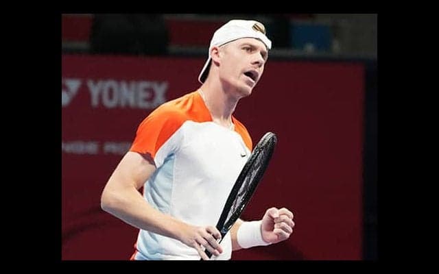  シャポバロフ 4年ぶり楽天4強へ 