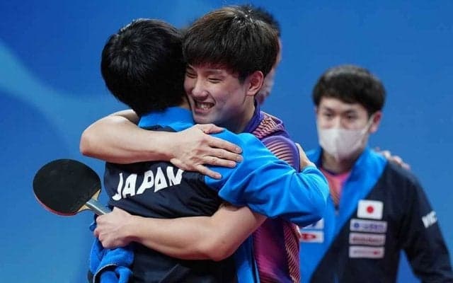 張本智和、試合前に「やばい、緊張してきた」　殊勲の2勝の裏側を田勢監督が明かす【世界卓球】