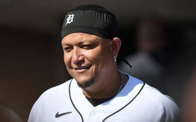 【MLB】スタバ“占拠”のメジャーリーガーに客は仰天!!　3冠王の引率が「パパと子どもたち」