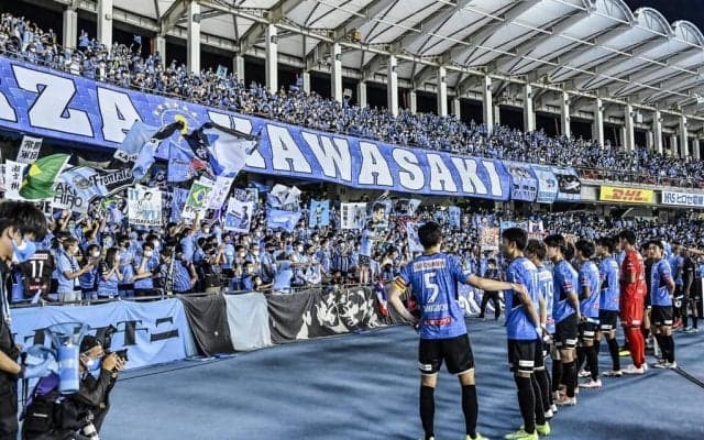 「泣いた」「普通に感動できる」川崎Fの等々力競技場に声援が帰ってきた！ 逆転3連覇へ向けた最大の“補強”が早くも結果を出す！