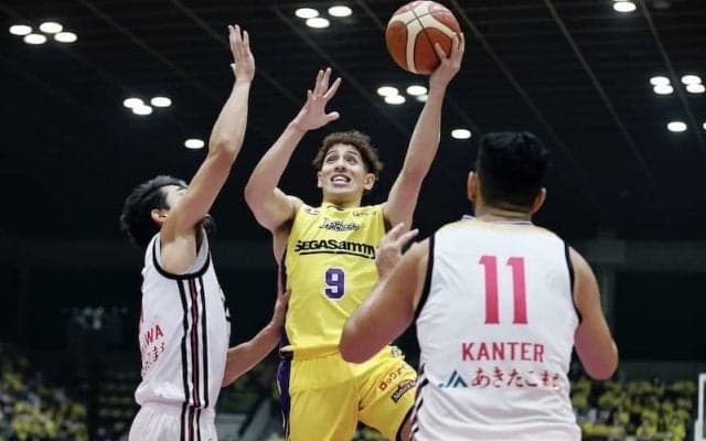 前半に大きくリードを広げたSR渋谷が秋田を撃破…6選手が2ケタ得点を挙げて3連勝