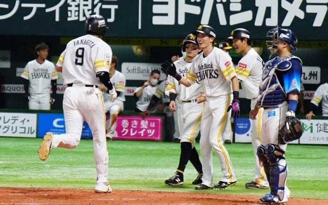 鷹、ポストシーズン18連勝でファイナル進出決定　柳田が決勝のグランドスラム