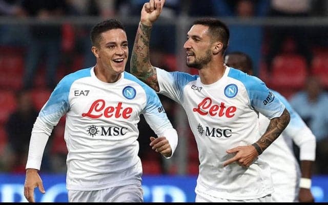 後半終盤に3発のナポリが格下クレモネーゼに辛勝で公式戦8連勝《セリエA》