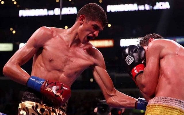 198cm70kgの規格外ボクサー　相手の反撃が届かない驚きのリーチ差に海外反響「凄いな」