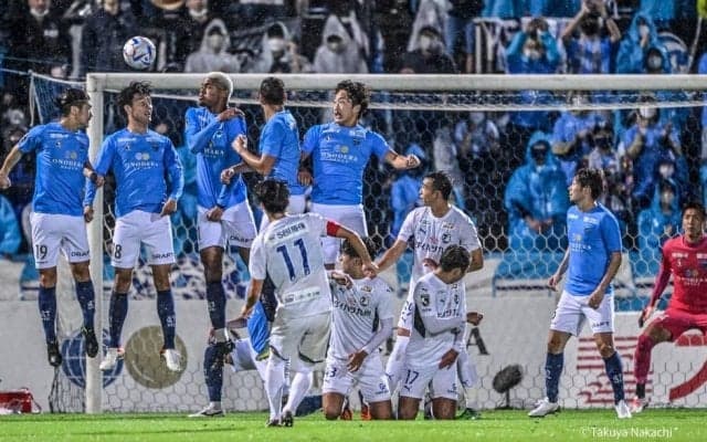 「やばかった」「ビューティフルFK」J1昇格をかけた一戦で「スーパーゴラッソ」飛び出す！ 雨中のスリッピーさも感じさせない大分MF下田の左足