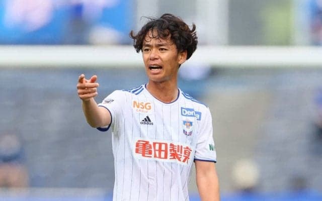 伊藤涼太郎の「まるでゴルフ」な先制点！新潟、仙台に「3-0快勝」で「J1昇格」!!歓喜のビッグスワンにあったキャプテンの「涙」と松橋監督の一貫姿勢「まだ残り２試合ある」【J2「熱狂!!」】(1)