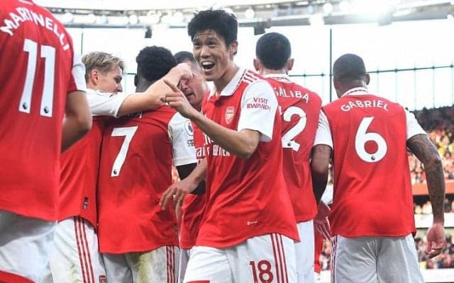 「サラーの脅威を完全に排除」リバプール撃破に貢献の冨安健洋を英メディアが激賞！「トミヤスが陰のヒーローだ」