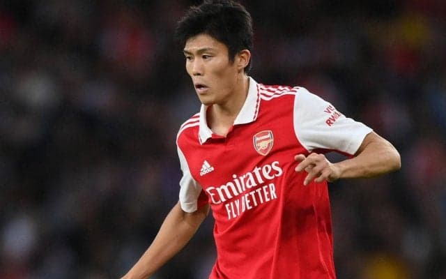 「左利きか右利きか分からない」アルテタ監督、冨安健洋の左SB起用は日本代表の試合を観て決断「プレーが可能だと思った」