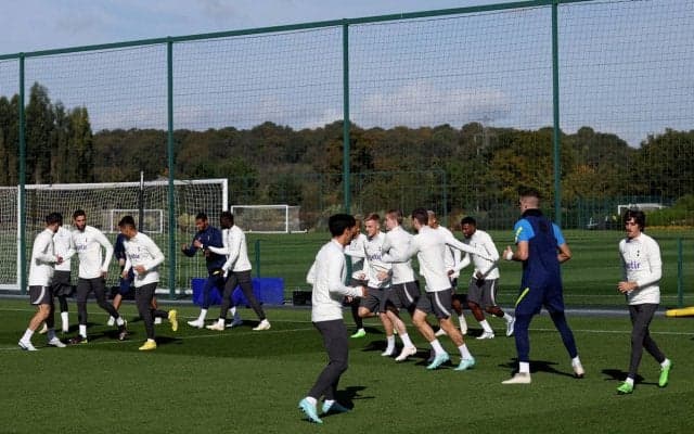 急逝のコーチを偲びグラウンド脇に植樹…コンテ監督やケインら選手が追悼