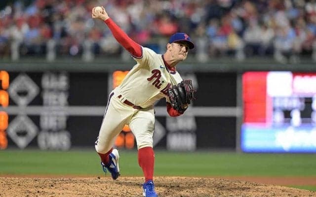 【MLB】歓喜で飛び跳ね…まさかの右足負傷　痛恨の離脱にファン落胆「冗談かよ？」