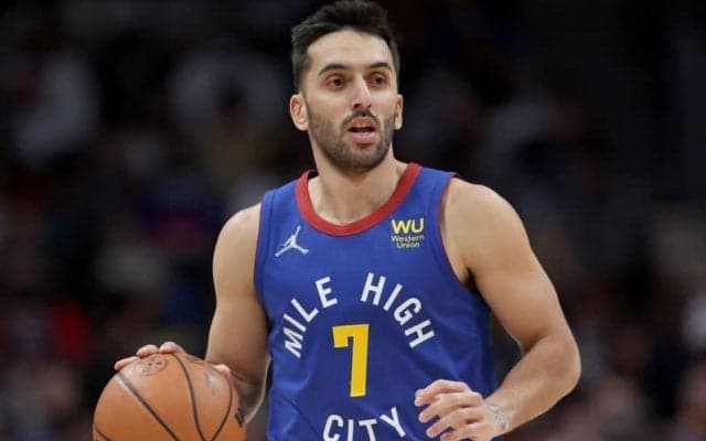 マーベリックスが現在フリーエージェントのファクンド・カンパッソ獲得に興味か