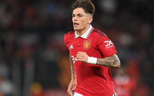 『キャプテン翼』の魅力は欧州の10代にも！ユナイテッド逸材の右足に翼くんたちのタトゥー