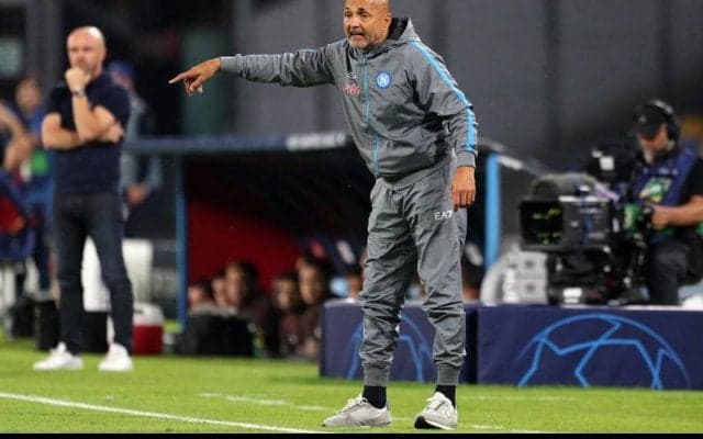 「チーム全体に拍手を送りたい」4連勝でGS突破のナポリに指揮官も歓喜「魅惑的な雰囲気に頭がくらくらした」