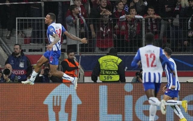 「教科書から飛び出したかのよう」鮮やかすぎるパスワークから生まれたポルトの欧州CLのゴールに世界中から賞賛！ 「これを化学反応とチームワークと呼ぶ」などの声