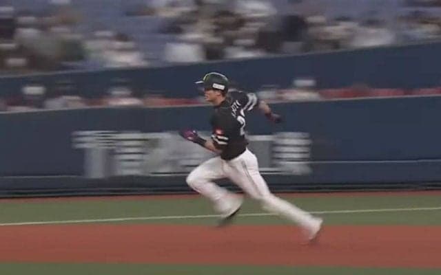 「今季最速のベーラン」　完璧中継も追いつかぬ周東の足は「ベース間が短く見える」