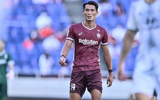 吉田監督に「3連休→4連休」を告げられてヴィッセル神戸の選手たちは大喜び！ ファンからは「生徒と担当みたい」の声…ロッカールームでの「孝行コール」も話題になった「湘南戦の裏側」