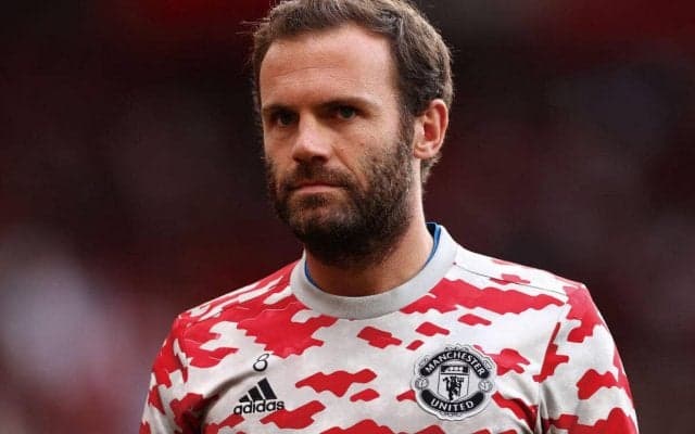 34歳マタがトルコでロン毛に変貌？ 大胆イメチェンに「何が起こったんだ？」