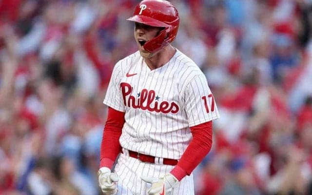 【MLB 地区S】“確信弾”に打者大興奮　“激しすぎる”喜び方に「バットは怪我してない？」