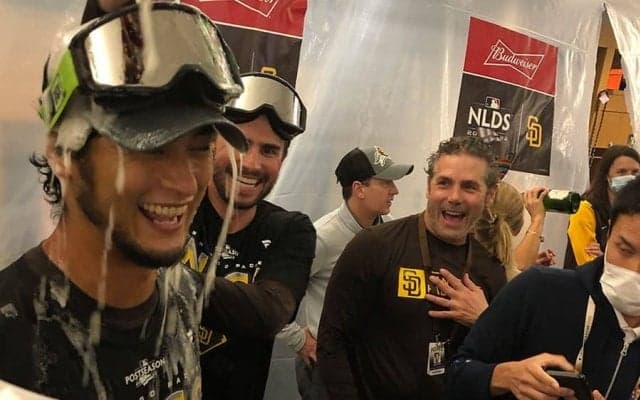 【MLB 地区S】ダルビッシュ、古巣・ド軍撃破に歓喜「最高の気分です」　野茂英雄氏も笑顔