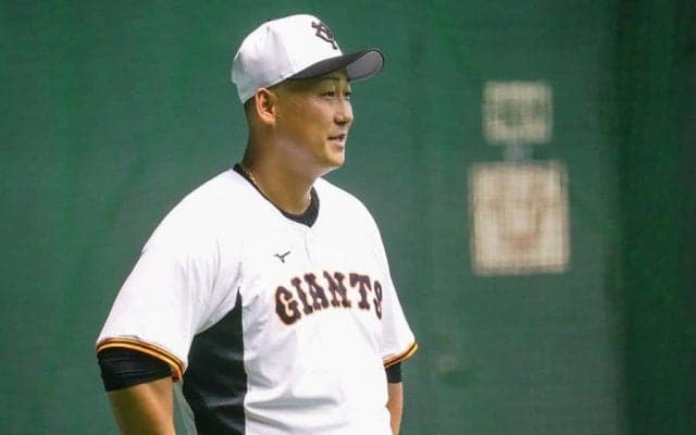 巨人・中田翔の「お金の取れる守備」　美しい動きを名手コーチ絶賛「捕球の形の手本」