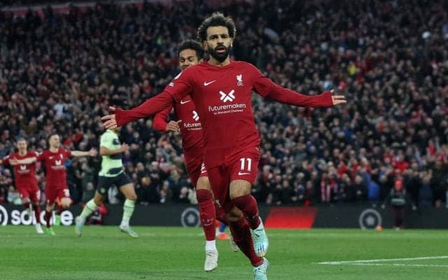 GKアリソンからの「カウンター一閃」! サラーの独走弾でマンチェスター・Cの無敗に終止符