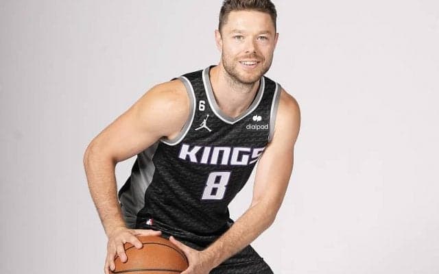 キングスが開幕ロスターを発表、マシュー・デラベドーバが2シーズンぶりにNBA復帰