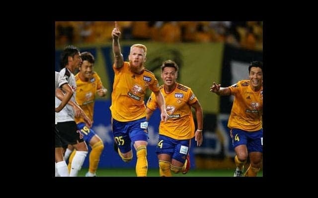 アルビレックス新潟、横浜FCに続くのは？　J1昇格プレーオフを巡る熾烈な戦いが展開中