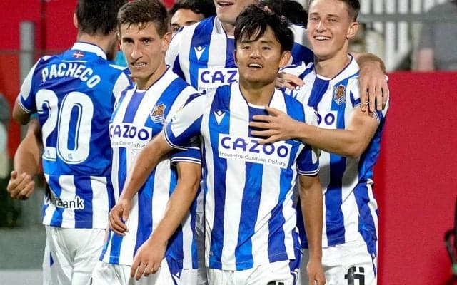 「かわいすぎる！」「素敵なツーショット」久保建英の人気ぶりは右肩上がり、クラブ公式が子供との2ショット披露